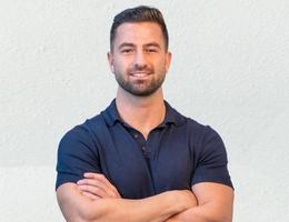 العميل Joshua Ficco