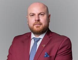 العميل Vadim Coval