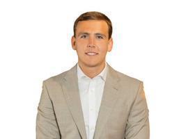 العميل Bobby Newman