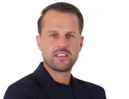 Agent Gary Woolard