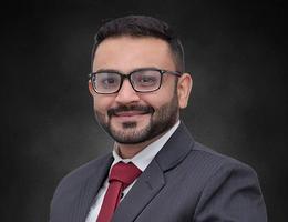 العميل Naqueeb Farhan