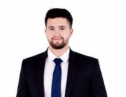 العميل Ahmed Abaza