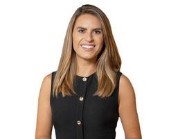 العميل Nicole McCubbin