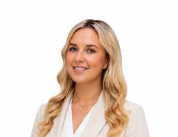العميل Roisin Flynn