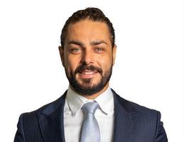 العميل Vitangelo Serafino