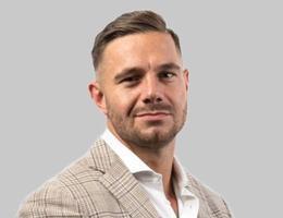 Agent Gianni Leonard Seghers