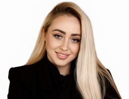 Agent Olena Muzychenko