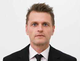 العميل Chris Valentine