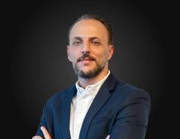 العميل Kareem Zakaria