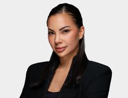 العميل Annemarie van der Baan