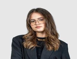 Agent Carlota Ruiz
