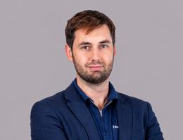 العميل Robert Daniel