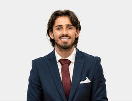 العميل Zachary Ashford