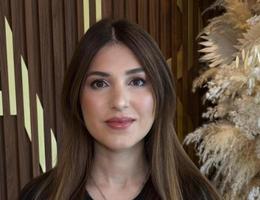 العميل Asya Alikhanyan