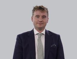 العميل Lachlan Russell O’Shea