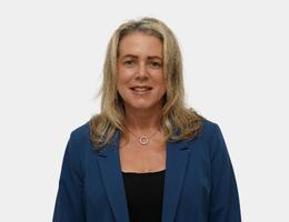 Agent Tracy Gee