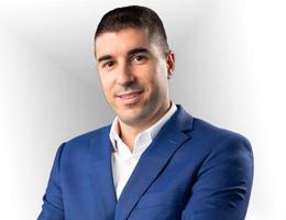 العميل Petar Strugar