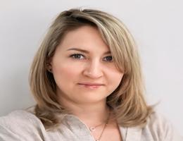 Agent Irina Khayrutdinova