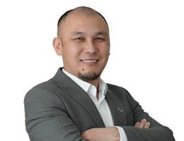 العميل Azamat Tolubaev