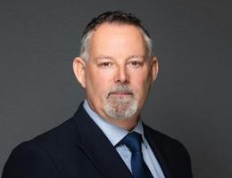 العميل Darrell Guest