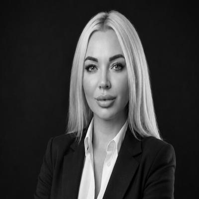العميل Amna Naveed