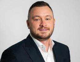 Agent Dean Parrett