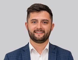 العميل Callum Thomas