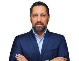 Agent Alexis Sakallis