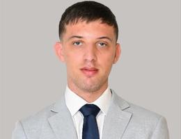 العميل Alex Contrino