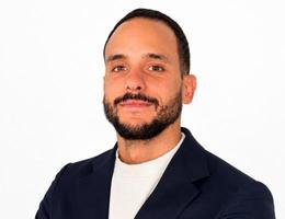 العميل Dylan Van Calck