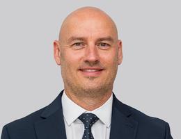 العميل Adam Pickard
