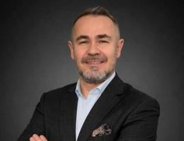 العميل William  Nakad