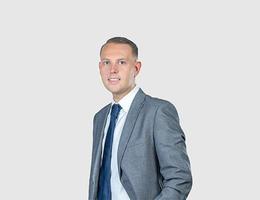 Agent Lewis Leer
