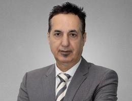 العميل Ray  Khadem