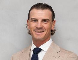 العميل Aaron Kavanagh
