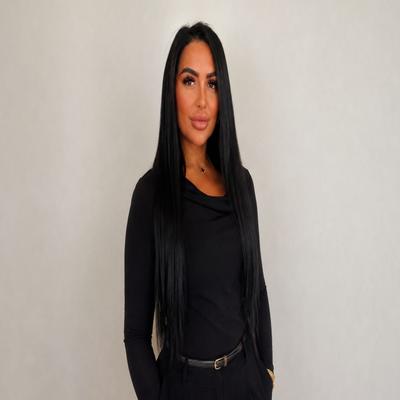 العميل Olivia Barry