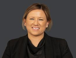 العميل Emma Young