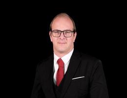 Agent Jonathan Oakes