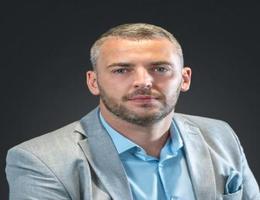 العميل Scott Mason