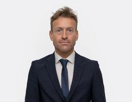 العميل Christopher Johnston