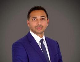 العميل Junaid Afzal