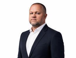 Agent Anton Naumov