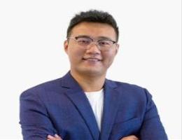 العميل He Zhang