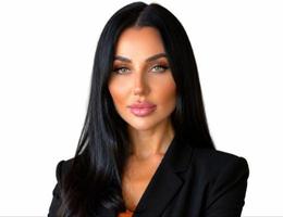 العميل Lamiya Adilova