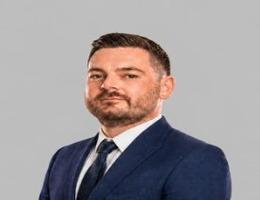 العميل Daniel Bowles