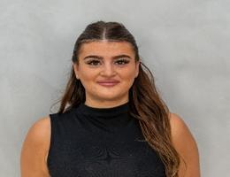 العميل Ella Sands