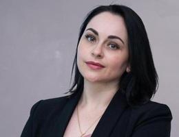 العميل Alona Babych