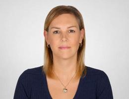 Agent Lenka  Knaperekova 