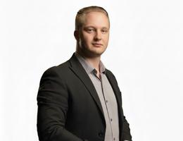 العميل Artem Akimov