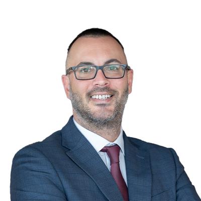 العميل Alex Eady